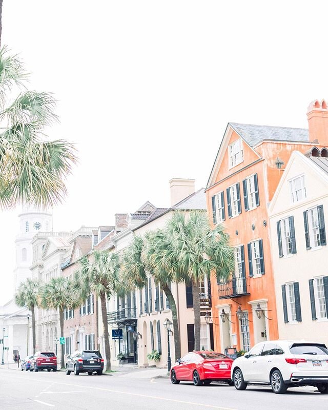 “Let’s find some beautiful place to get lost.” #haylietravels #haylienoellephotography #charleston #southcarolina #charlestonsc #travel #travelphotography #travelphotographer #downtowncharleston #noblepresets #southcarolinaphotographer #northcarolinaphotographer